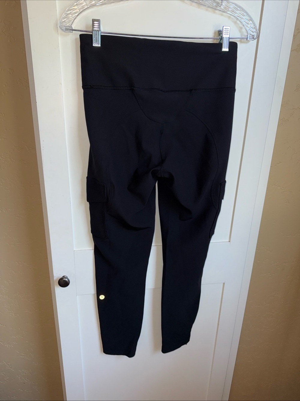 Lululemon Trail Trekker High Rise Cargo Leggings Size 8 Black - Picture 7 of 9